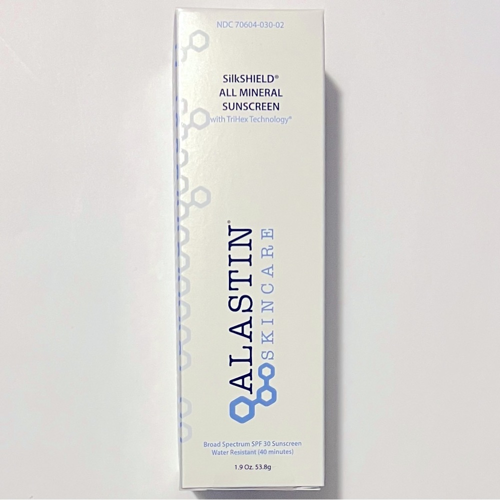 SALE🏷️ Alastin SilkSHIELD All Mineral Sunscreen SPF 30
with TriHex Technology